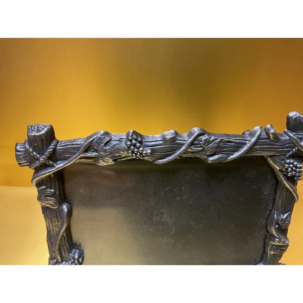 Vintage Rustic Grapevine Pewter Tone Picture Frame Log & Leaf Design 5x7
